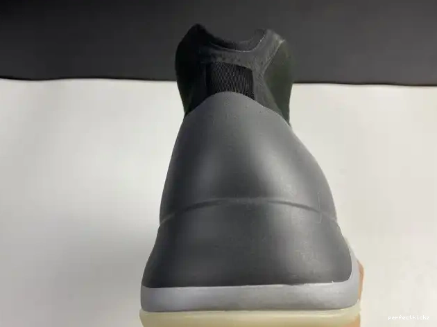 Barium Quantum Yeezy Adidas H68771 0611